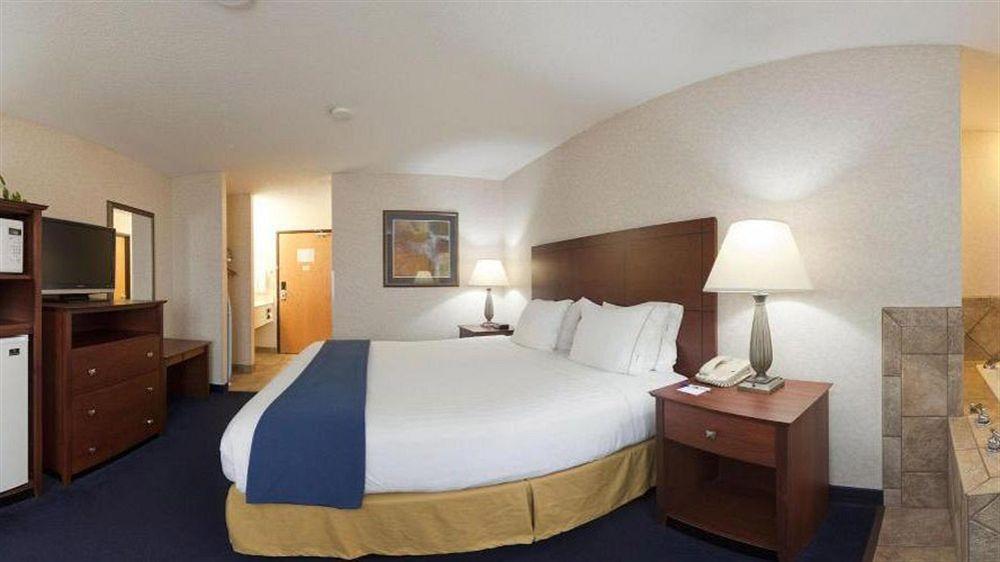 Holiday Inn Express Deforest By Ihg Eksteriør bilde