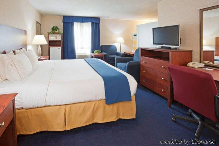 Holiday Inn Express Deforest By Ihg Eksteriør bilde